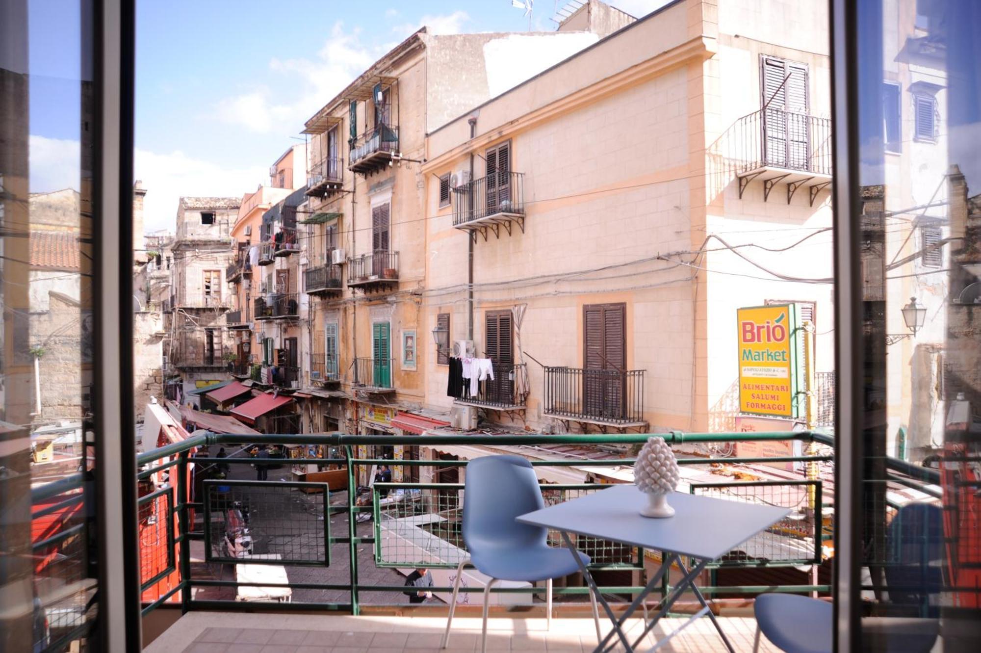 Le Finestre Su Ballaro Palermo Exterior photo